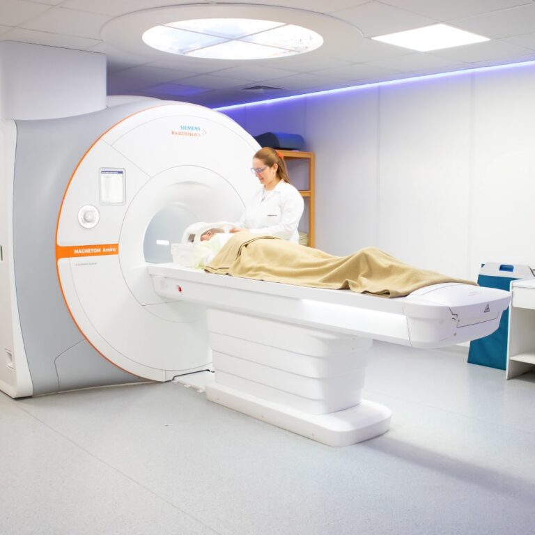 Resonancia magnetica Resomasa Javier Prado 1-min